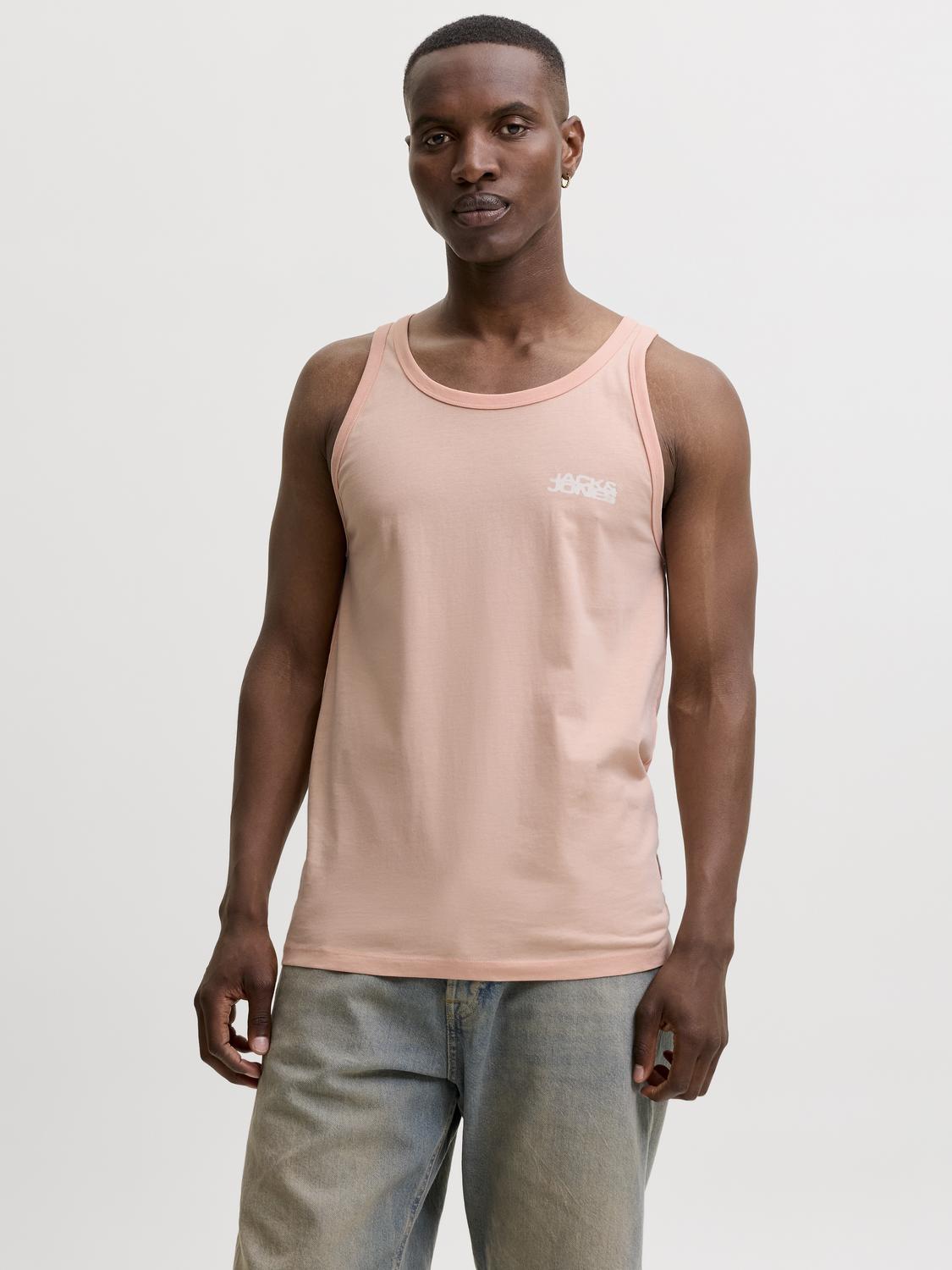 model_shot-front